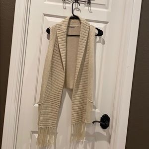 Knitted sleeveless sweater